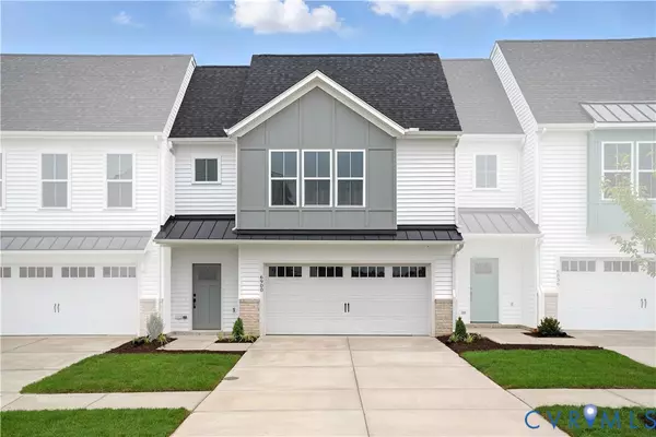 6900 Sunrise Oasis LN, Midlothian, VA 23112