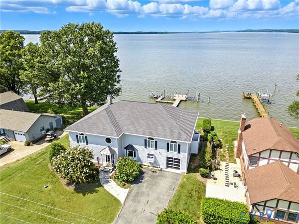 202 W Gwynnfield RD, Tappahannock, VA 22560