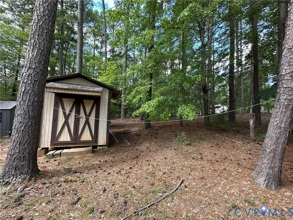 Bracey, VA 23919,421 Happy TRL