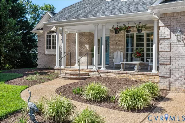 Deltaville, VA 23043,529 Stiff LN