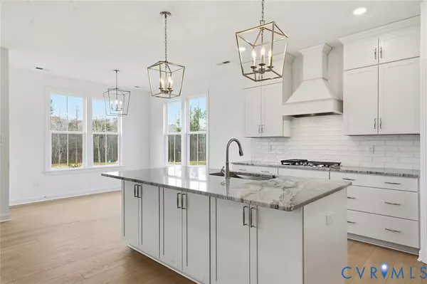 Moseley, VA 23120,19025 Palisades RDG