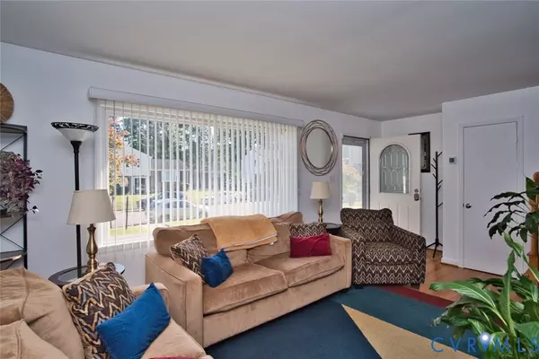 Petersburg, VA 23805,121 S Plains DR