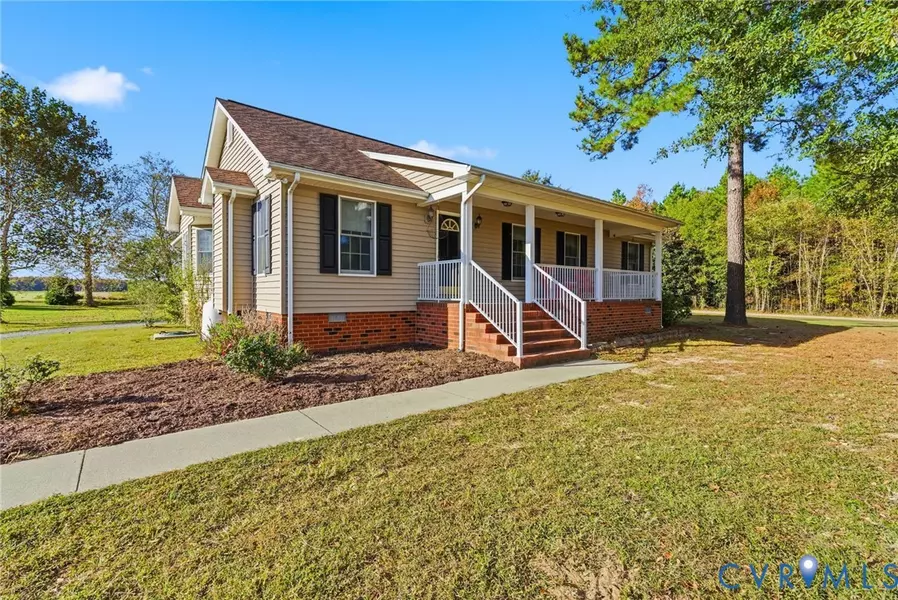 240 N Oakland LN, Walkerton, VA 23177