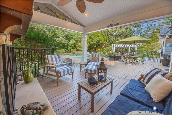 Deltaville, VA 23043,959 Robins Point AVE