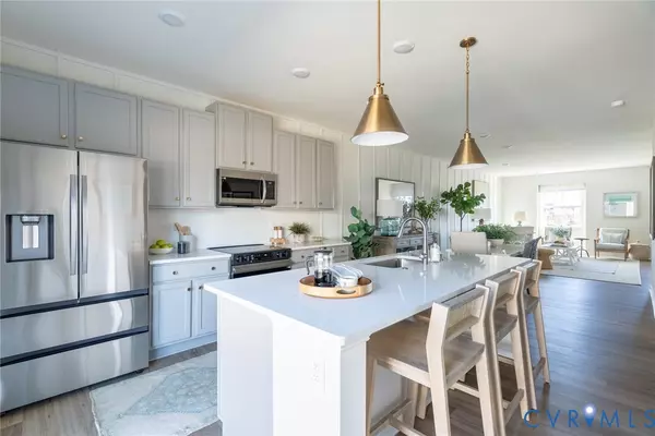 Midlothian, VA 23113,407 Golden Haze ALY #13-1