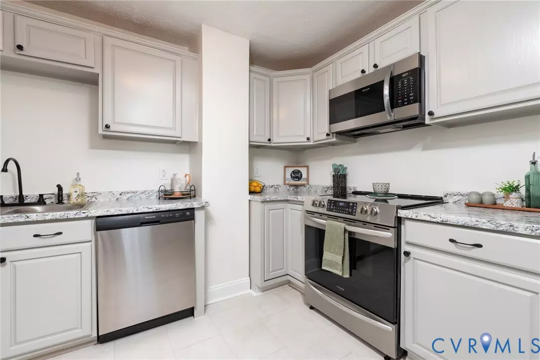 Hopewell, VA 23860,513 Miles AVE