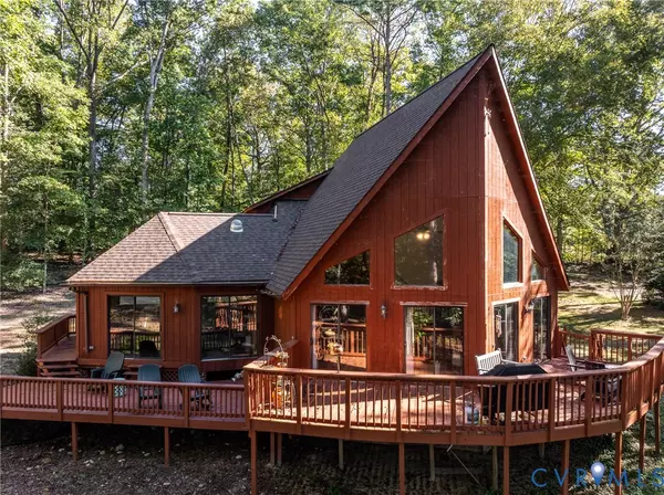 7399 Club DR, New Kent, VA 23141