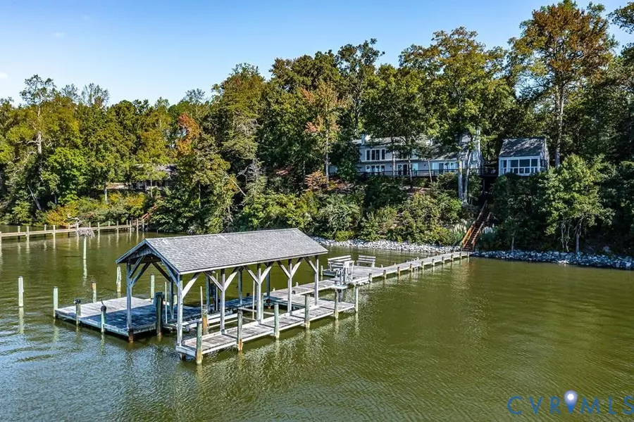 1718 Mariners Woods Drive, Hartfield, VA 23071