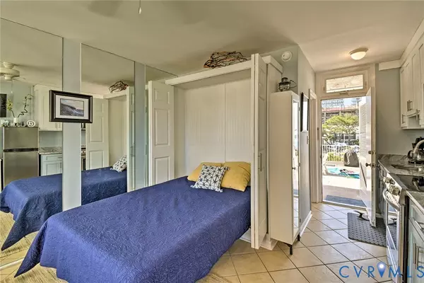 Virginia Beach, VA 23451,4005 Atlantic AVE #207