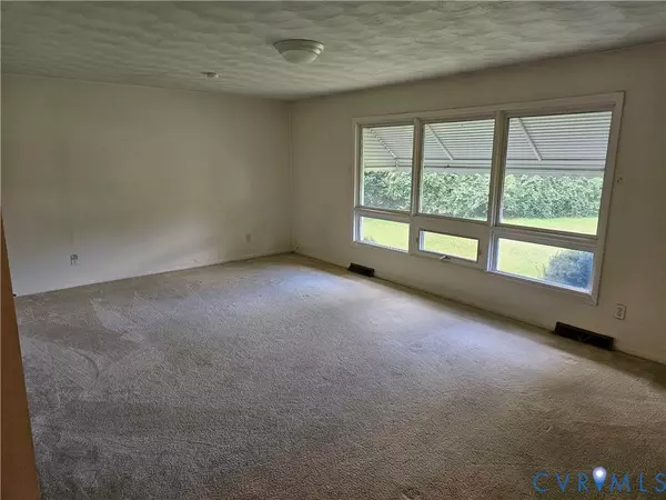 Newport News, VA 23608,20 Sandra DR