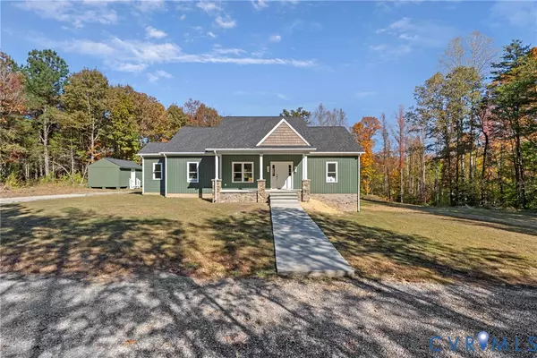319 Apple Grove RD, Louisa, VA 23117