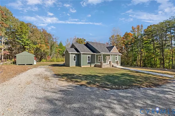 Louisa, VA 23117,319 Apple Grove RD