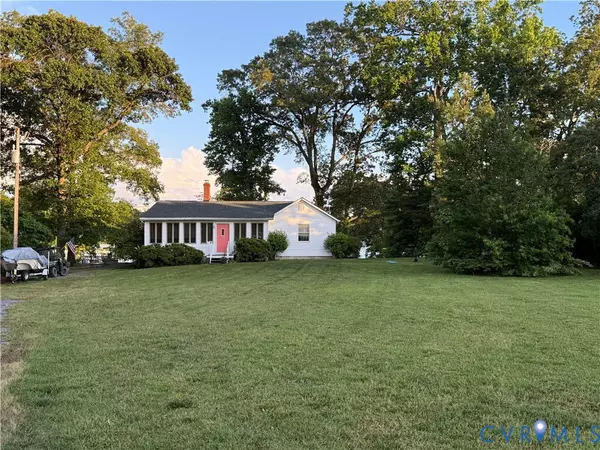 1686 Locust Grove RD, Topping, VA 23169