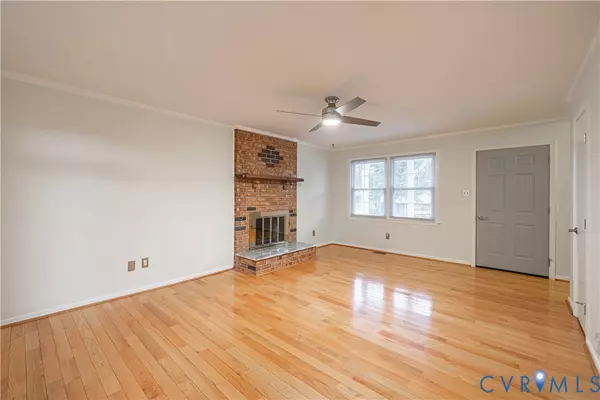 Colonial Heights, VA 23834,112 Sherwood DR