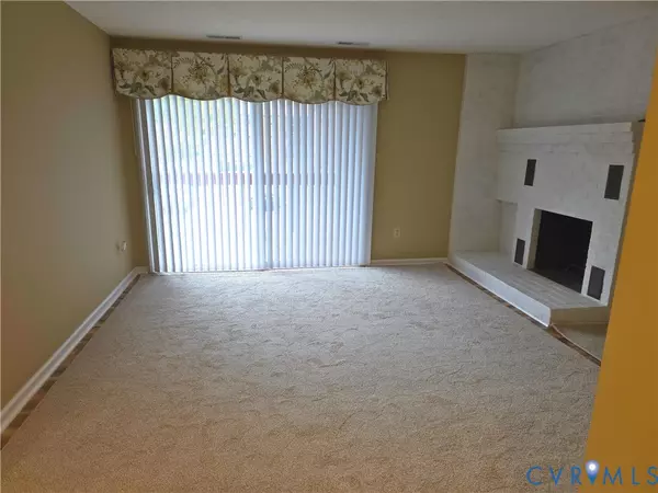 Williamsburg, VA 23188,4003 Governors SQ #8