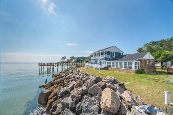 154 Riverside DR, Deltaville, VA 23043