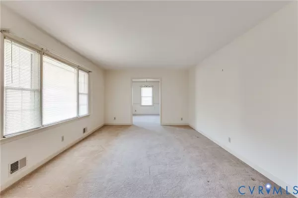 North Chesterfield, VA 23235,8211 Lyndale DR