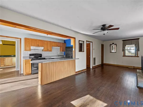 New Kent, VA 23141,7048 Lakeshore DR