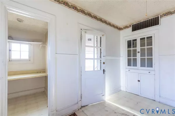 South Chesterfield, VA 23803,21210 Chesterfield AVE