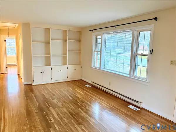 Henrico, VA 23228,7409 Oakmont DR