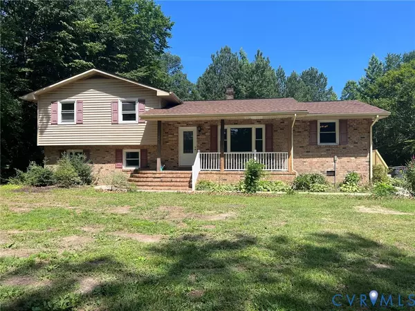 9016 Robin RD, Disputanta, VA 23842