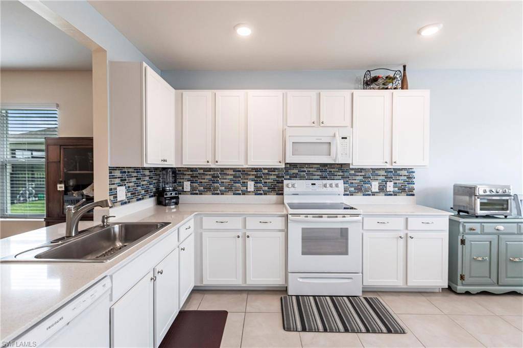 Cape Coral, FL 33909,3313 Acapulco CIR