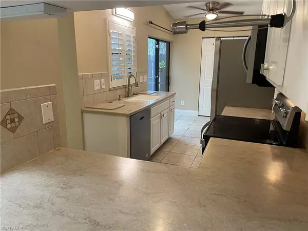 Fort Myers, FL 33907,7165 Almendro TER #3