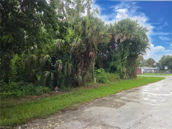 North Fort Myers, FL 33903,523 San Jose ST