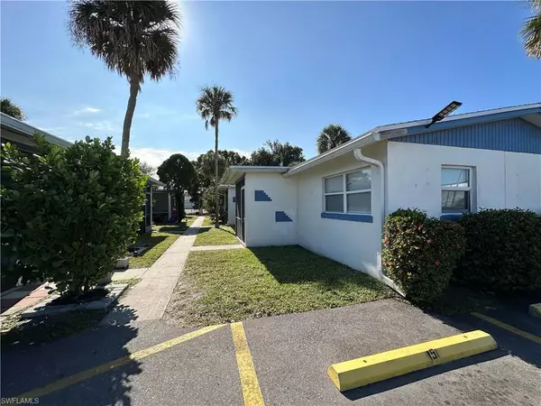 40 Willis RD #6, North Fort Myers, FL 33917