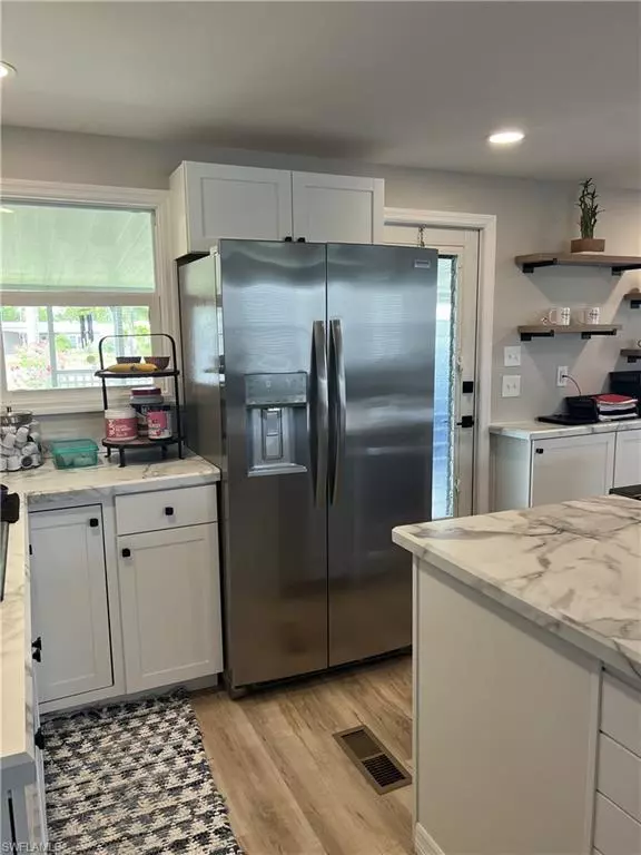 Fort Myers, FL 33908,340 Mattie AVE