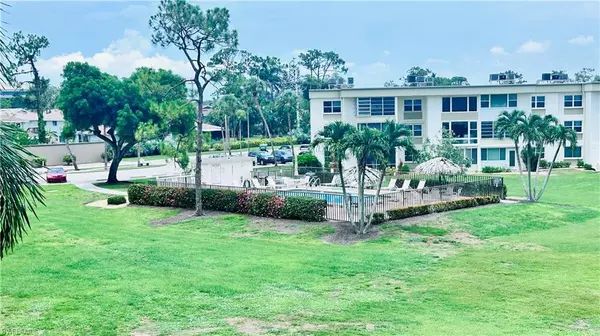 Fort Myers, FL 33907,1580 Pine Valley DR #317