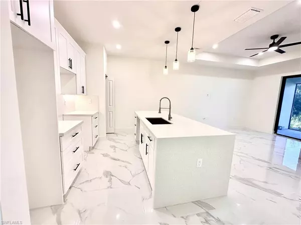 Lehigh Acres, FL 33971,2404/2406 Dickens AVE N