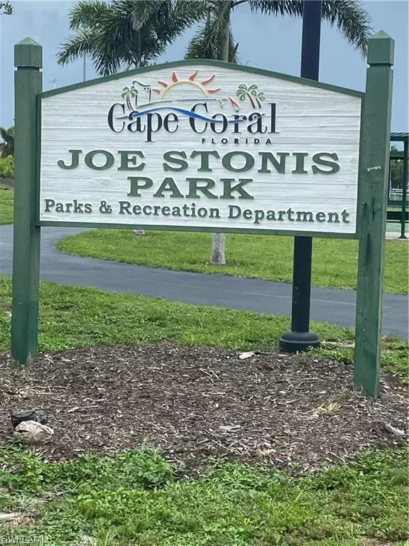 3416 SW 8th ST, Cape Coral, FL 33991