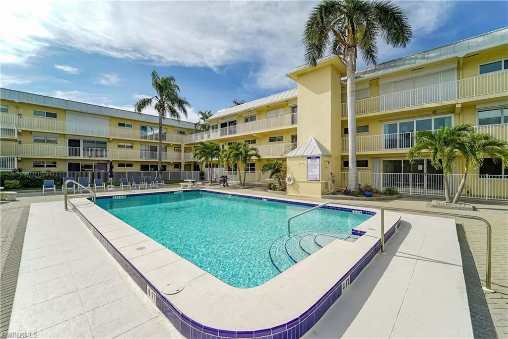 Naples, FL 34102,1100 8th AVE S #306C