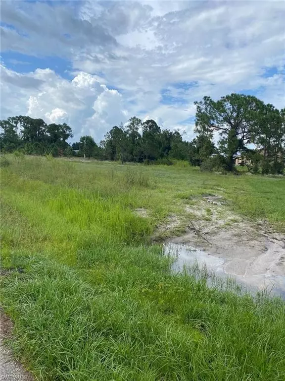 2109/2111 FAIRWAY DR, Lehigh Acres, FL 33974