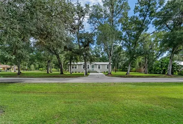 Labelle, FL 33935,512 E Oklahoma AVE