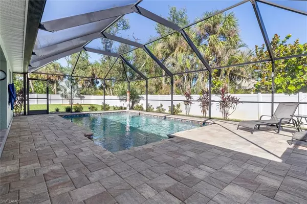 Rotonda West, FL 33947,126 Spur DR