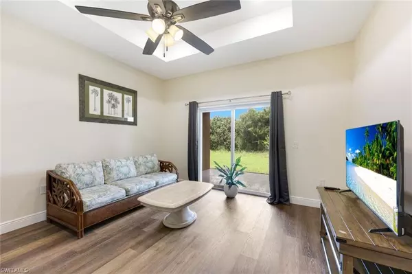 Lehigh Acres, FL 33971,2325/2327 Daniel AVE N