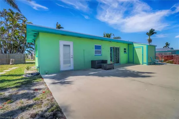 Matlacha, FL 33993,2567 Cay CV