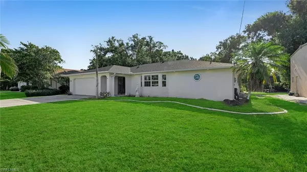 North Fort Myers, FL 33903,1672 Many RD