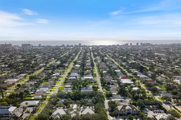 Naples, FL 34108,864 100th AVE N