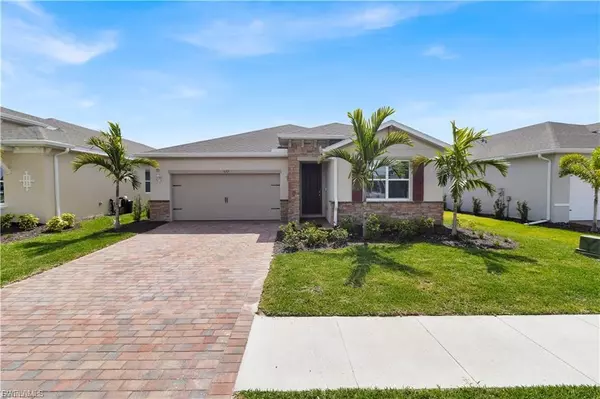 872 Stonewater Lake TER, Cape Coral, FL 33993