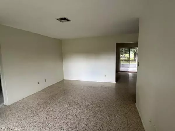 Fort Myers, FL 33905,4566 Seminole ST