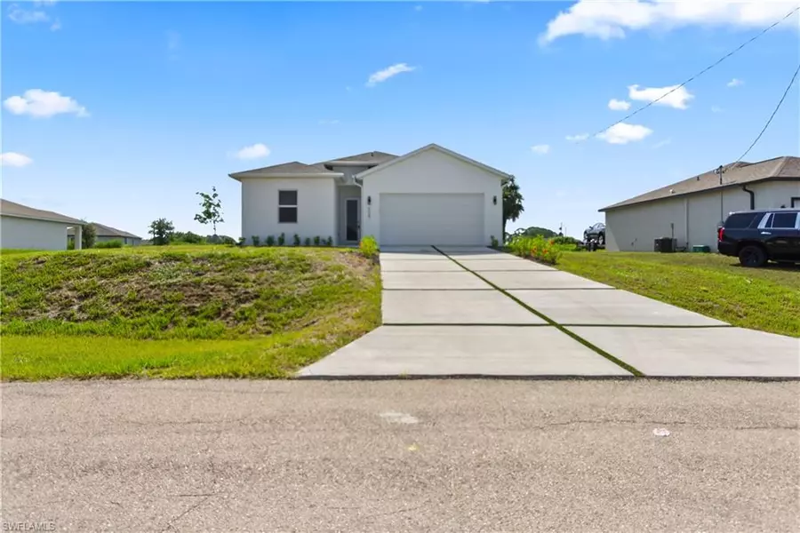 9047 Maywood CIR, Labelle, FL 33935