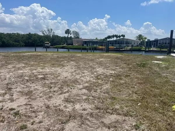 5547 Sir Walter WAY, North Fort Myers, FL 33917