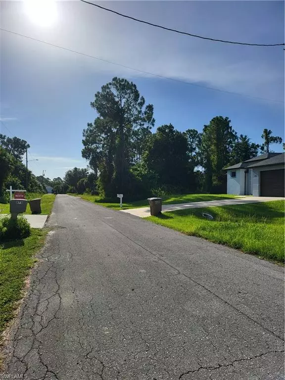 871 Spaulding ST E, Lehigh Acres, FL 33974