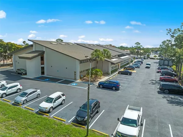 Fort Myers, FL 33907,12811 Kenwood LN #104