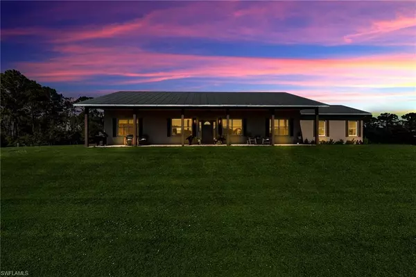 99 Trader RD, Labelle, FL 33935