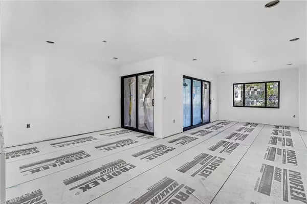 Fort Myers Beach, FL 33931,6660 Estero BLVD #104