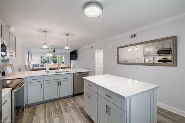 Naples, FL 34112,3021 Sandpiper Bay CIR #E106